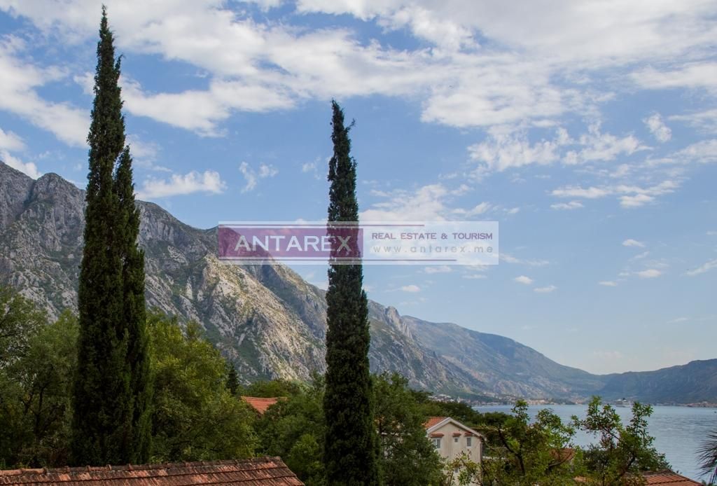 Villa in Orahovac, Montenegro, 110 m² - picture 1