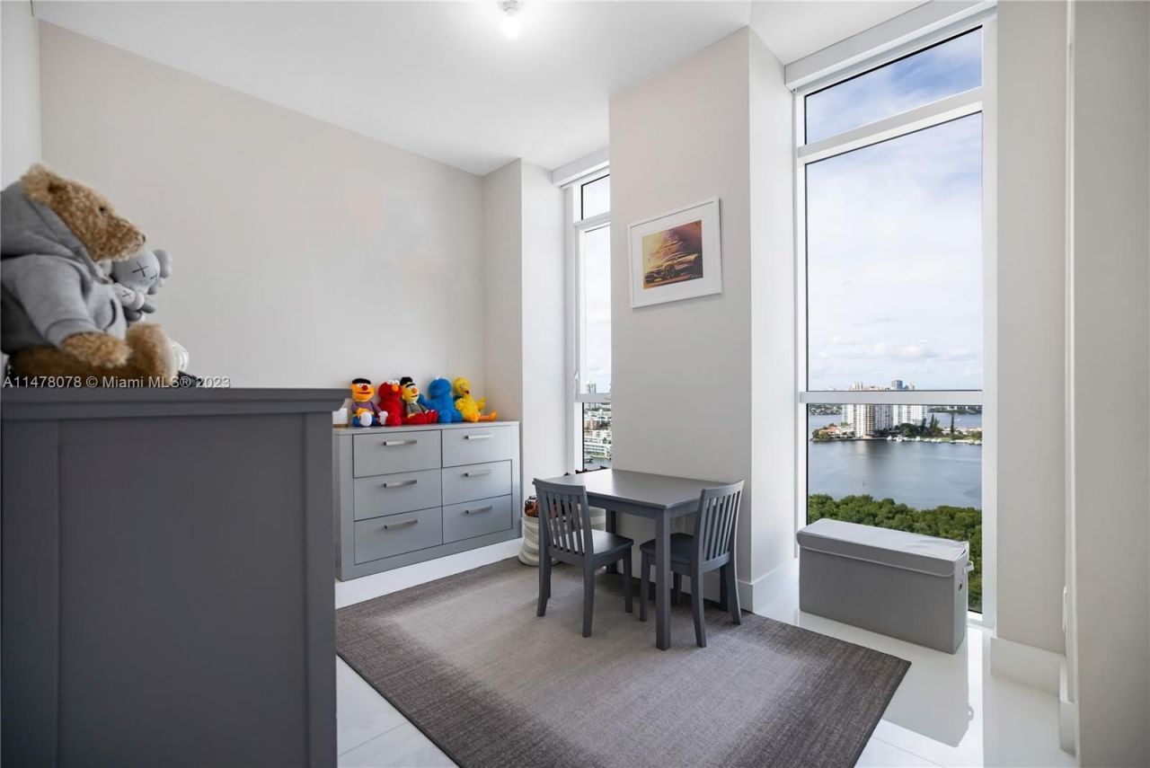 Penthouse in Miami, USA, 270 m² - picture 8