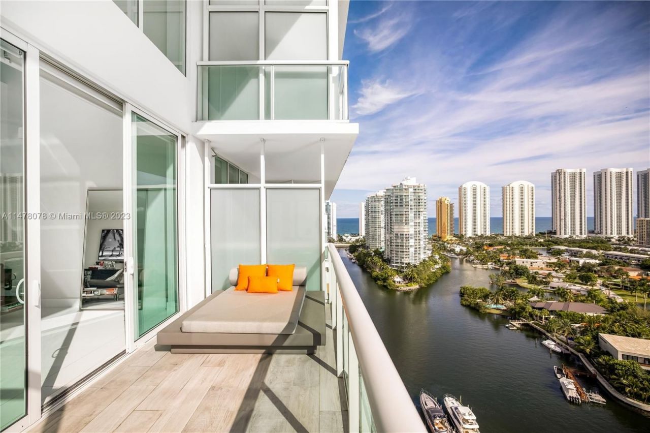 Penthouse in Miami, USA, 270 m² - picture 17