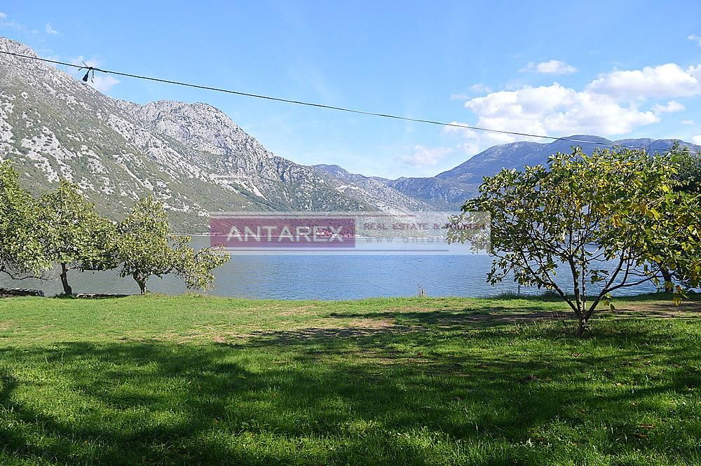 Grundstück in Kostanjica, Montenegro, 1 385 m² - Foto 1