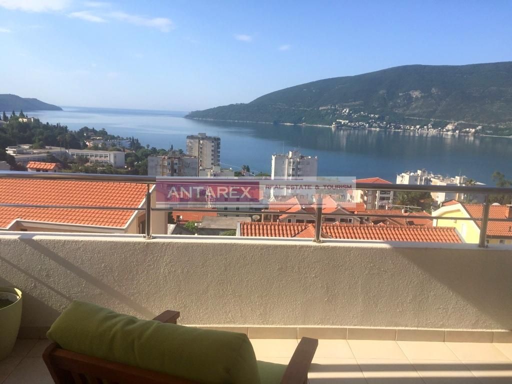 Apartment in Herceg-Novi, Montenegro, 93 m² - picture 1