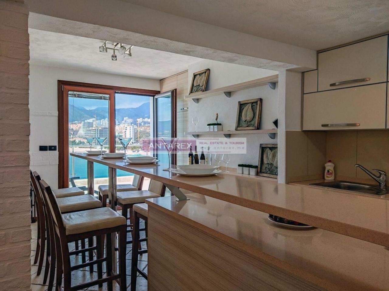 Apartment in Rafailovici, Montenegro, 141.5 m² - Foto 1