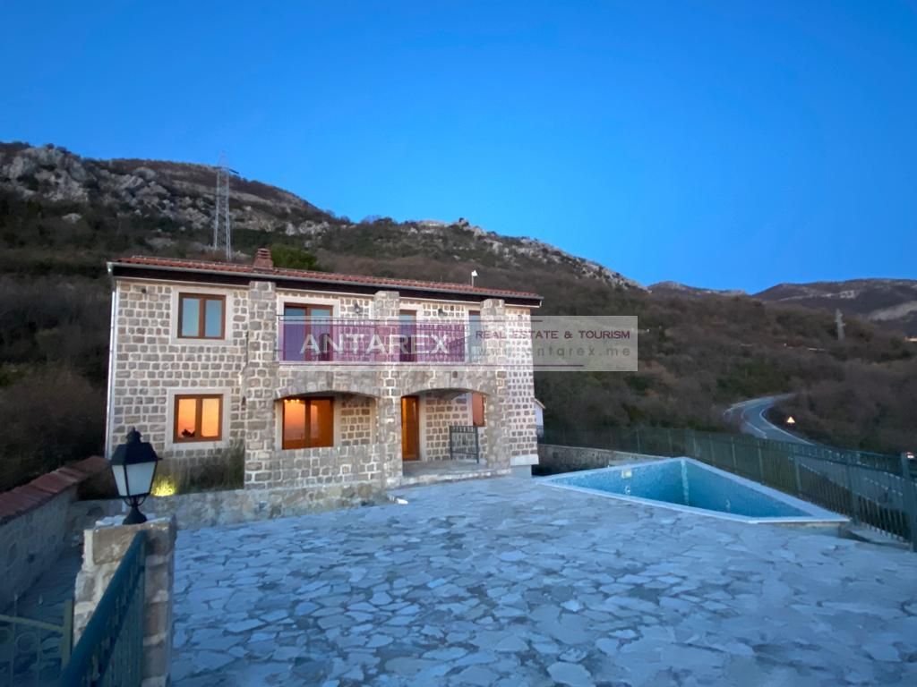 Villa in Petrovac, Montenegro, 466 m² - Foto 1