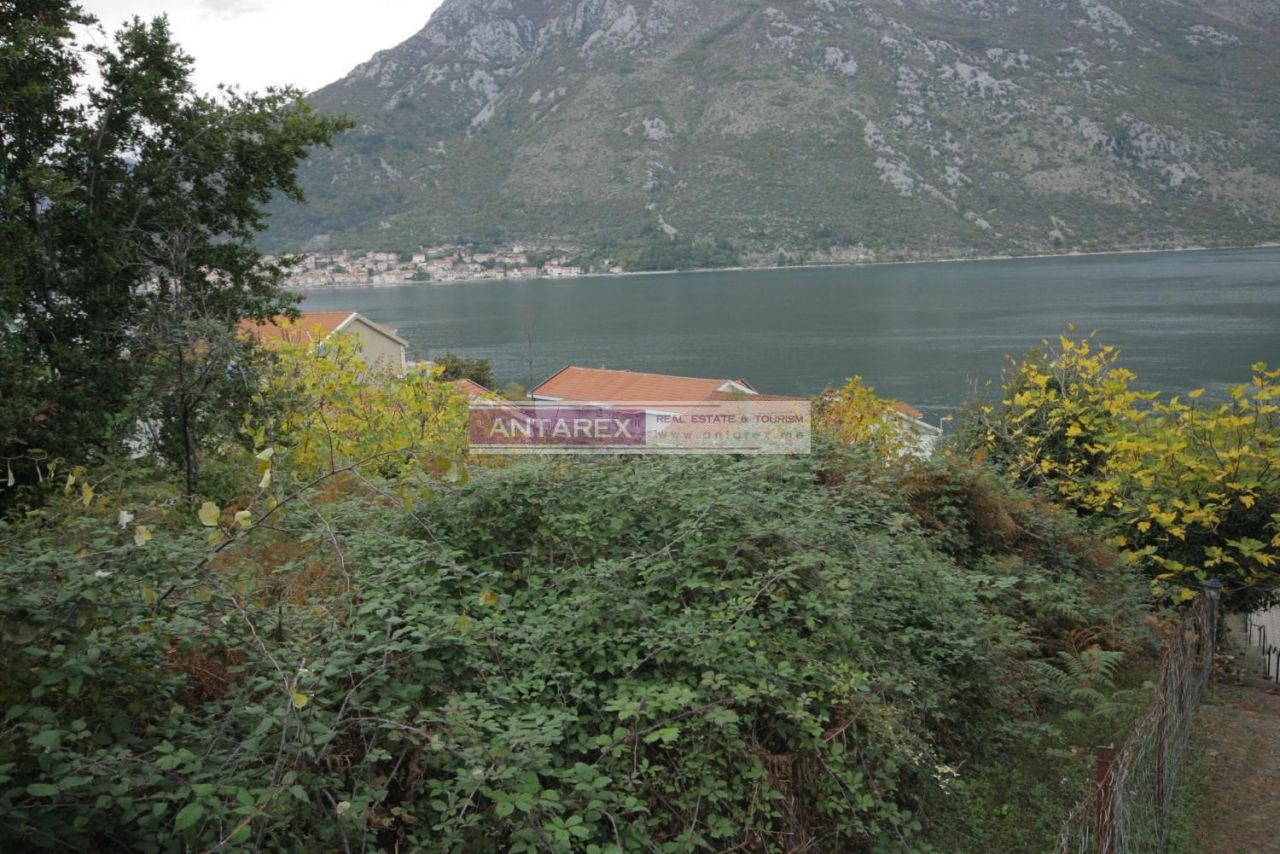 Terreno en Stoliv, Montenegro, 1 350 m² - imagen 1