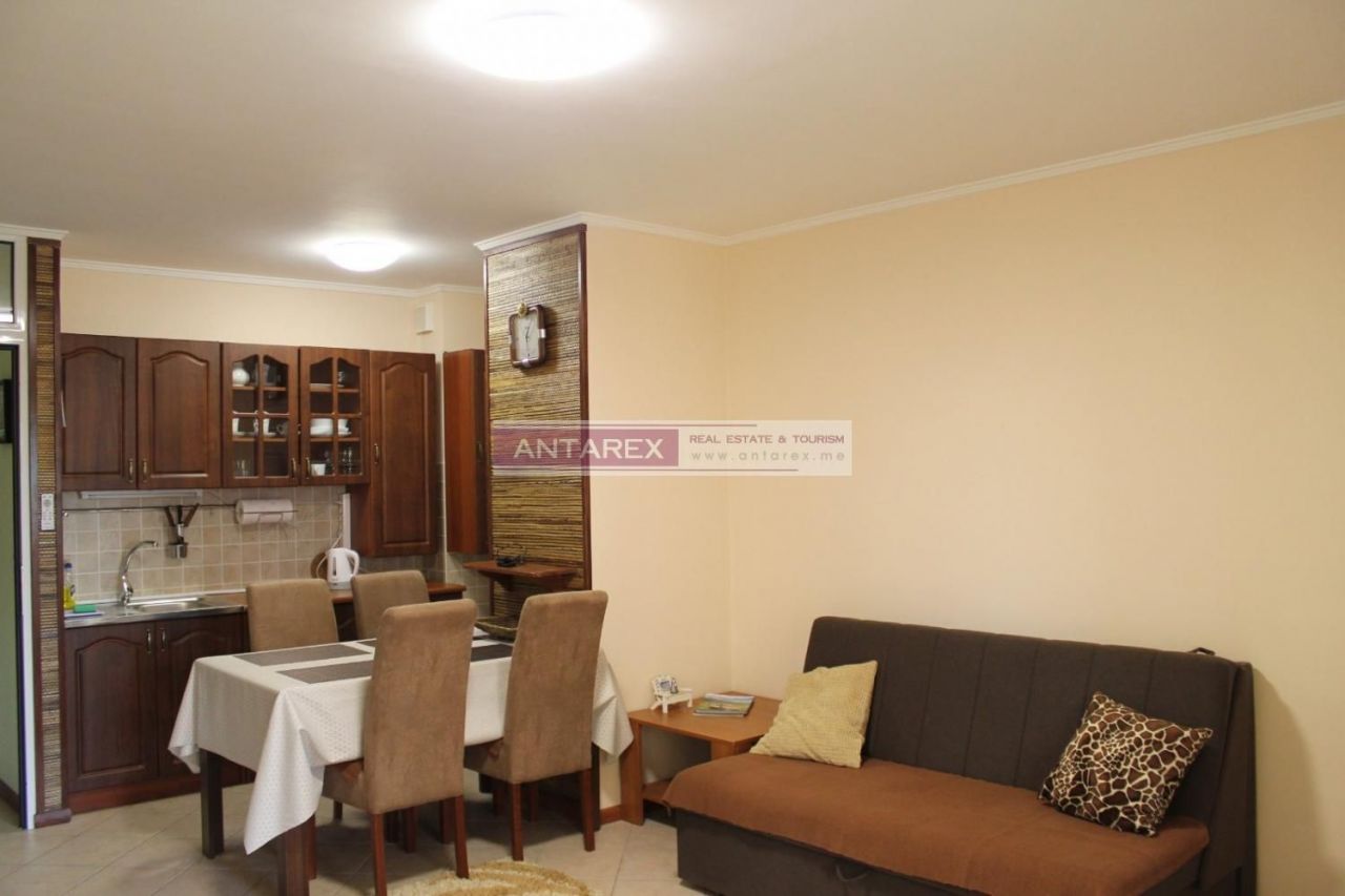 Apartamento en Petrovac, Montenegro, 57 m² - imagen 1