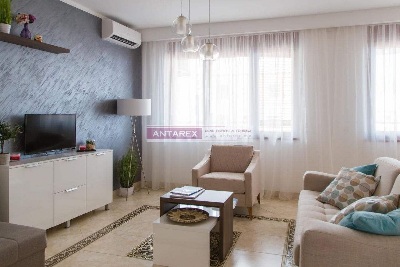 Apartamento en Becici, Montenegro, 85 m² - imagen 1