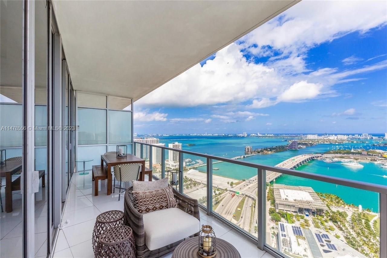 Piso en Miami, Estados Unidos, 190 m² - imagen 1