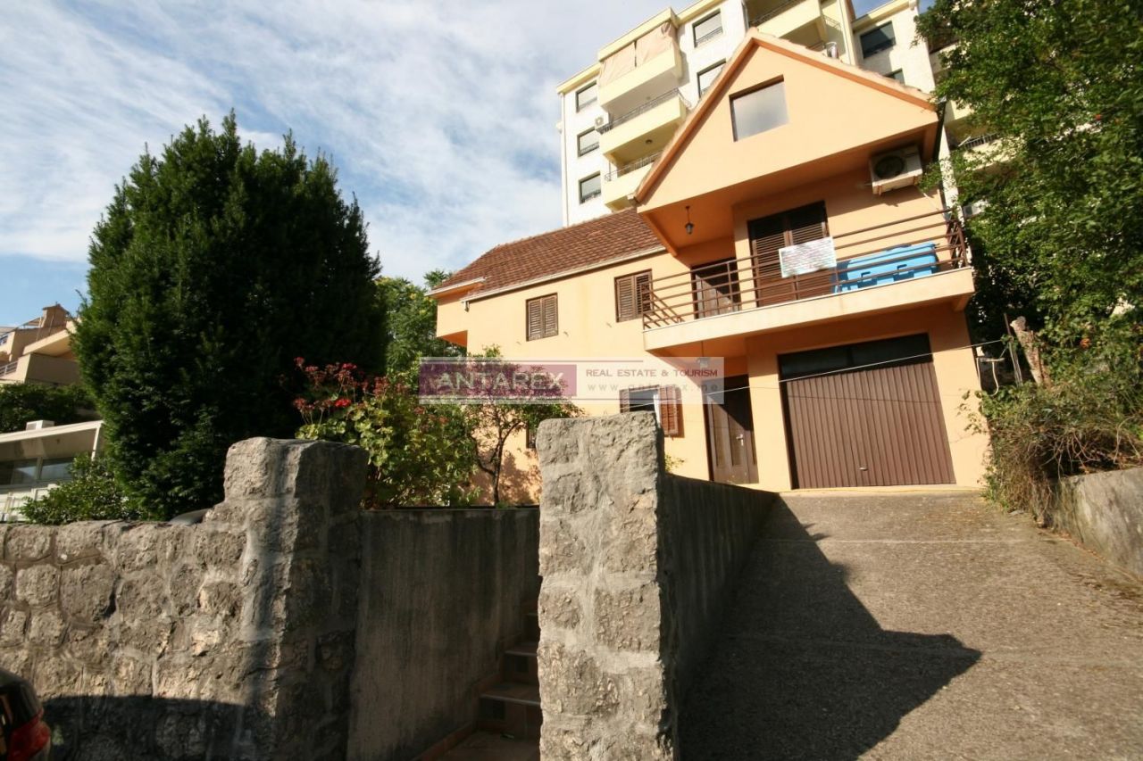 Villa à Dobrota, Monténégro, 270 m² - image 1