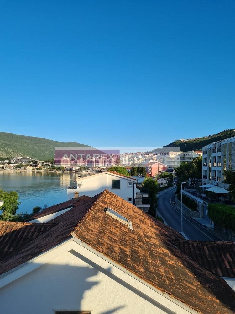 Appartement à Herceg-Novi, Monténégro, 73 m² - image 1