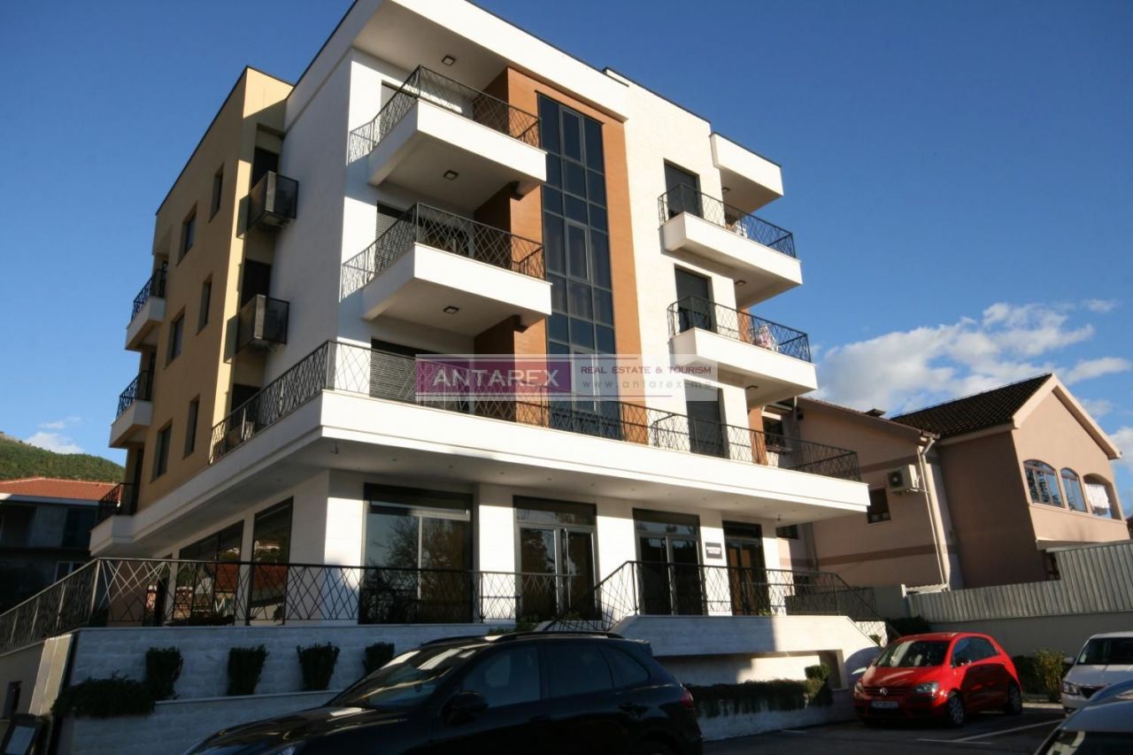 Apartment in Tivat, Montenegro, 67 m² - picture 1