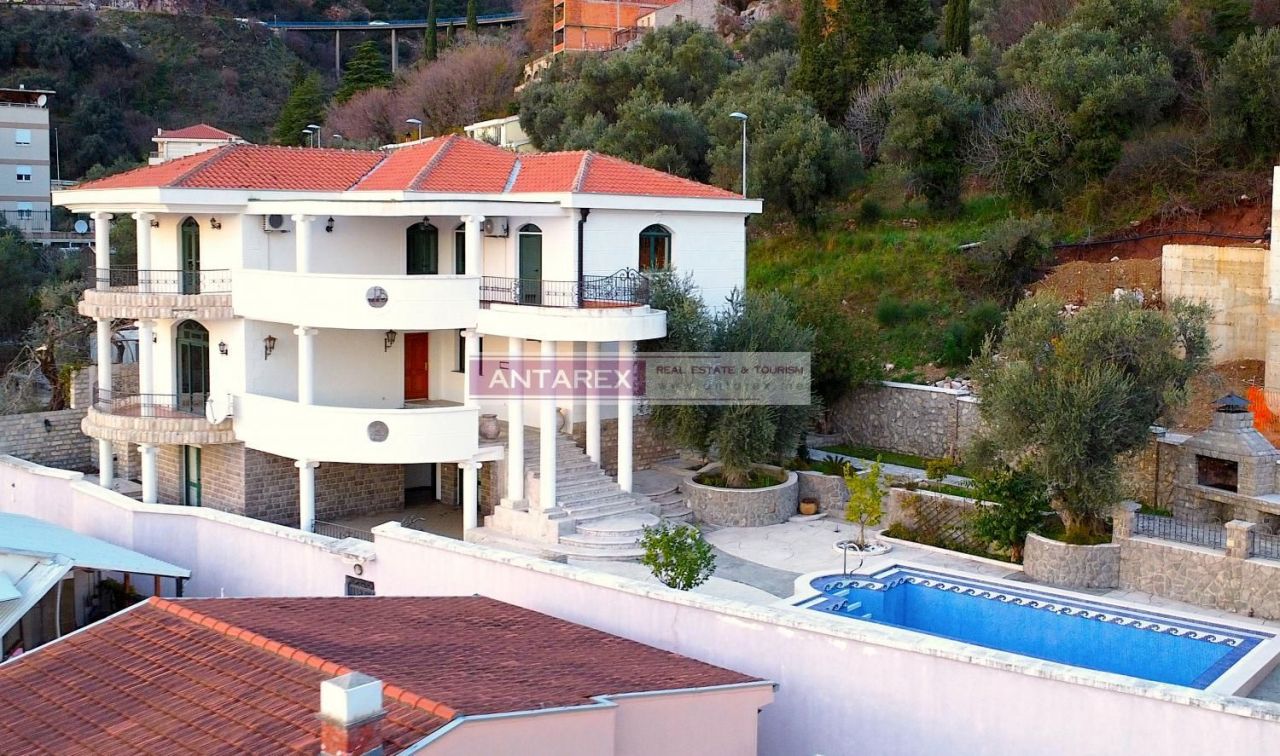 Villa à Petrovac, Monténégro, 425 m² - image 1