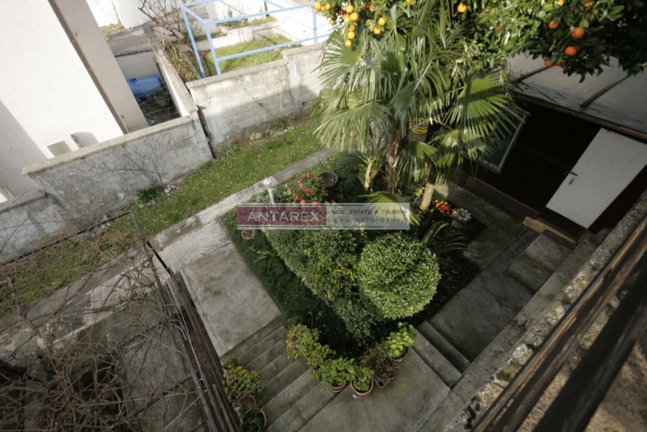 Villa in Ljuta, Montenegro, 119 m² - picture 1