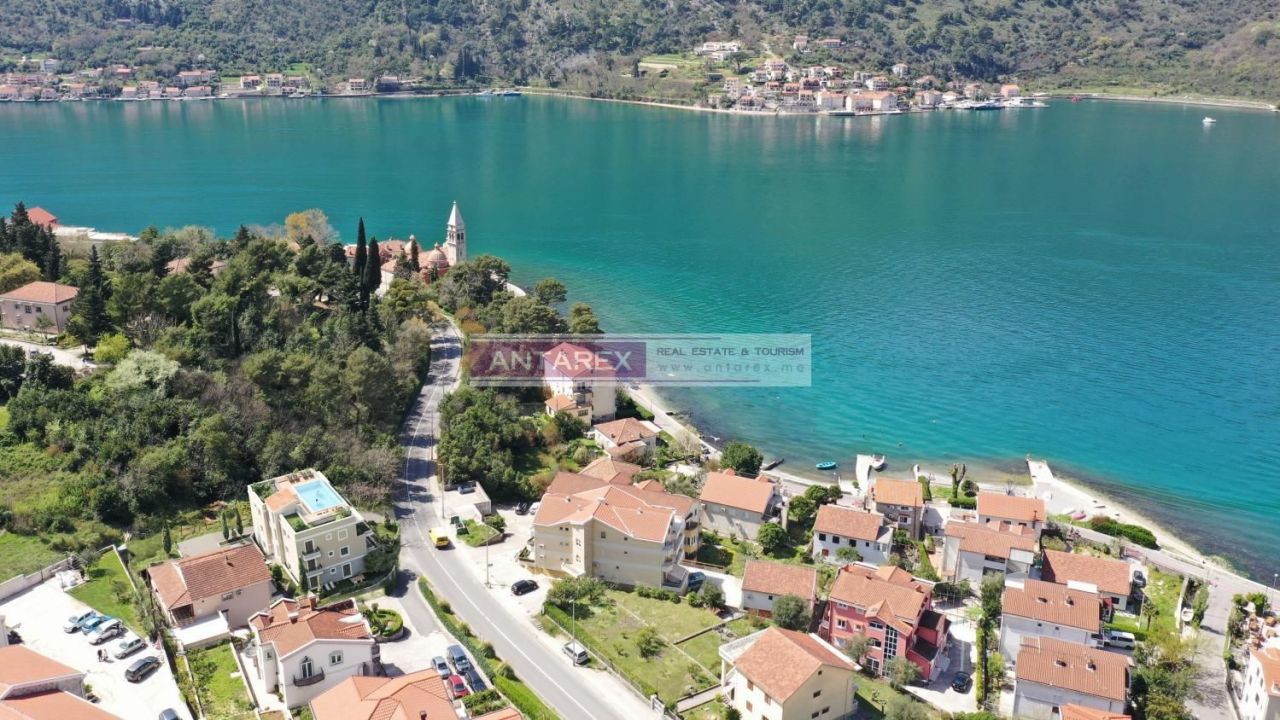 Apartamento en Dobrota, Montenegro, 64 m² - imagen 1