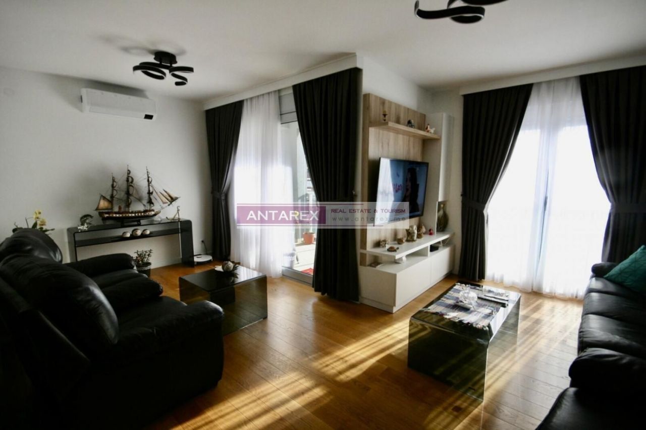 Apartment in Tivat, Montenegro, 89 m² - picture 1