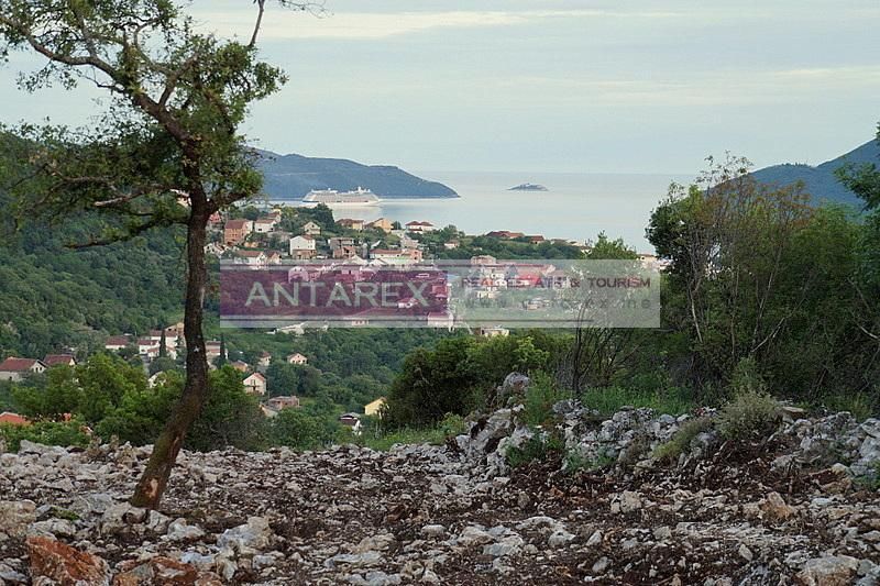 Terrain à Herceg-Novi, Monténégro, 1 085 m² - image 1