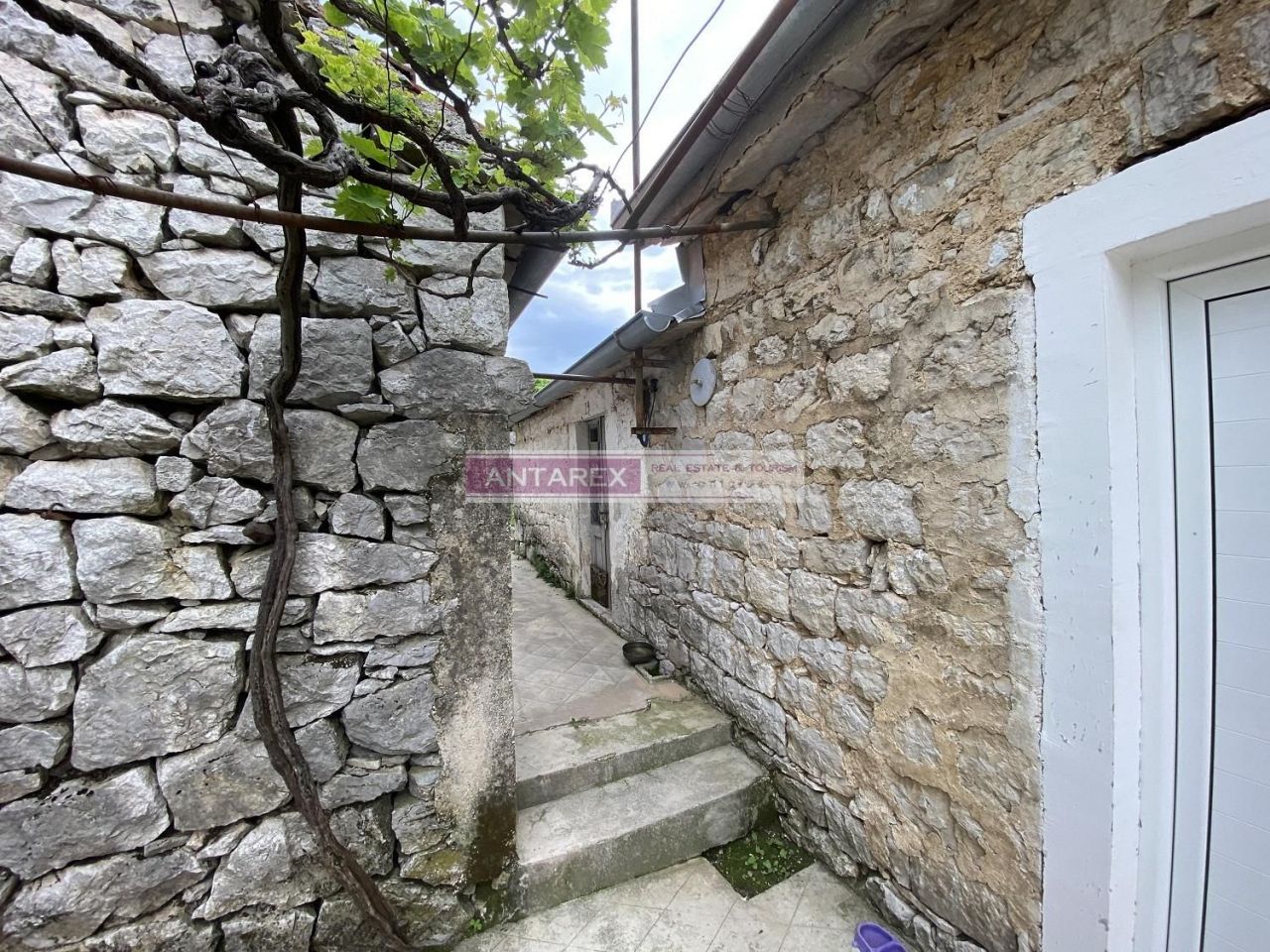 Villa in Herceg-Novi, Montenegro, 56 m² - Foto 1