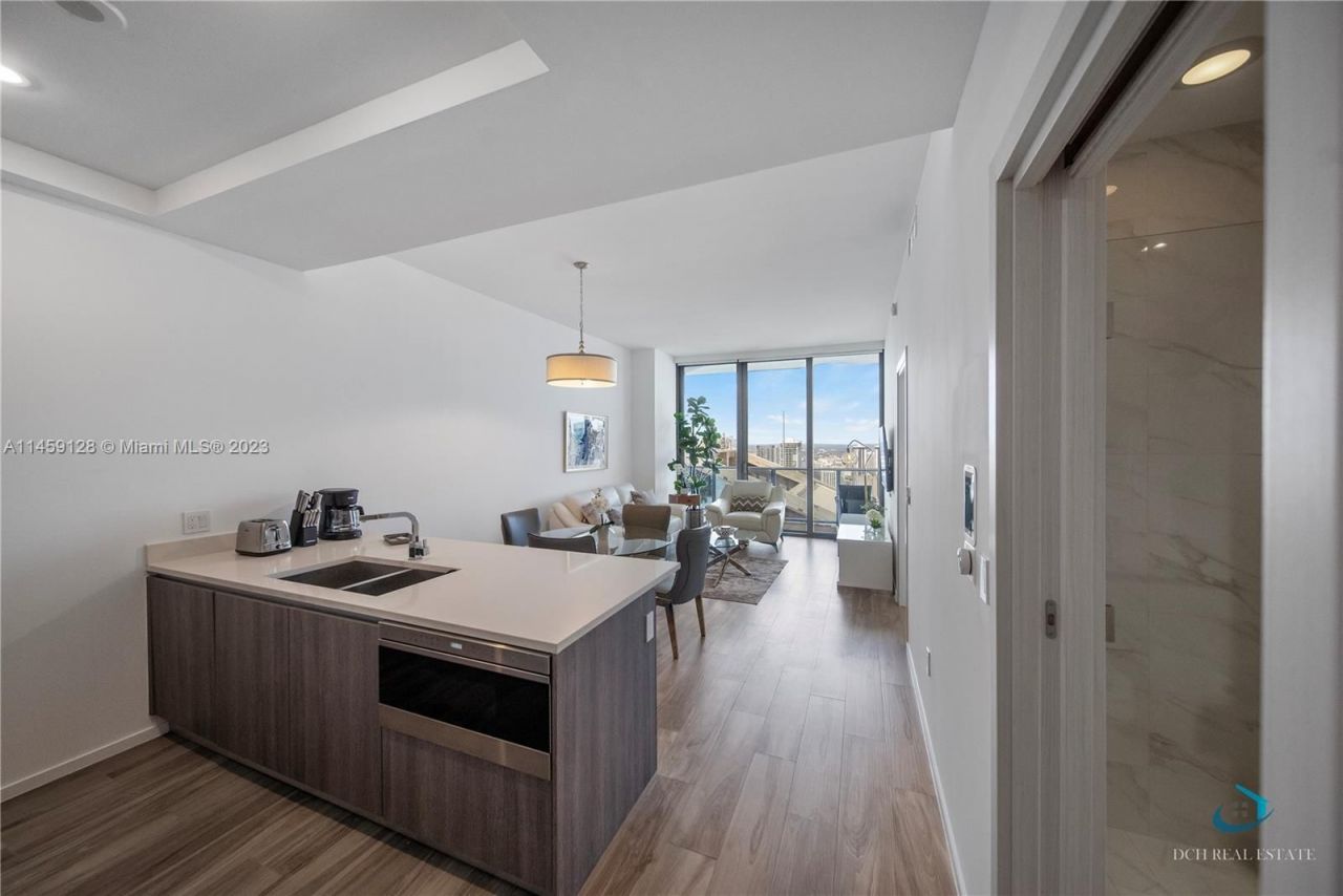 Penthouse in Miami, USA, 80 m² - picture 7