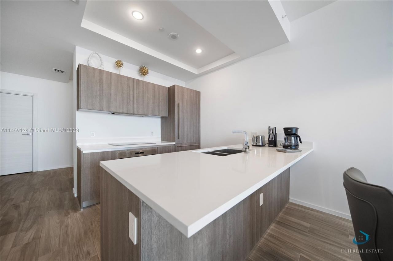 Penthouse in Miami, USA, 80 m² - picture 5