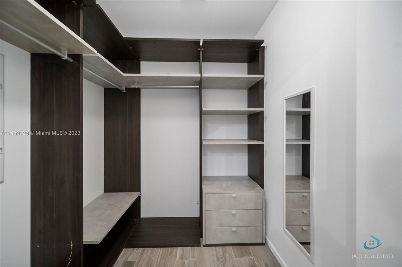 Penthouse in Miami, USA, 80 m² - picture 11