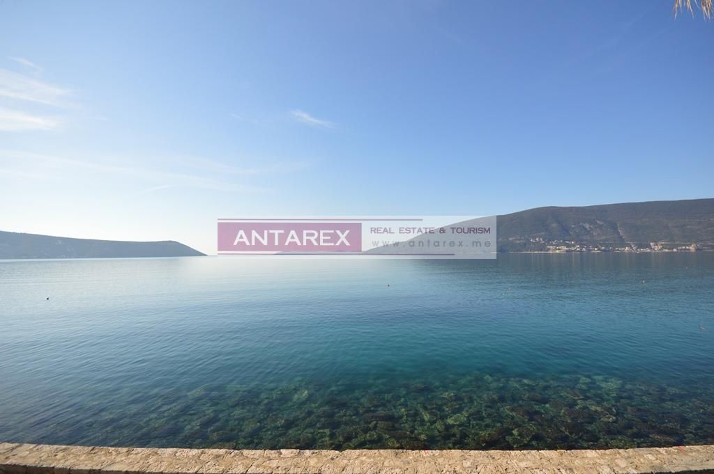 Villa in Herceg-Novi, Montenegro, 200 m² - Foto 2