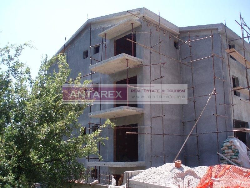 Villa in Petrovac, Montenegro - picture 2