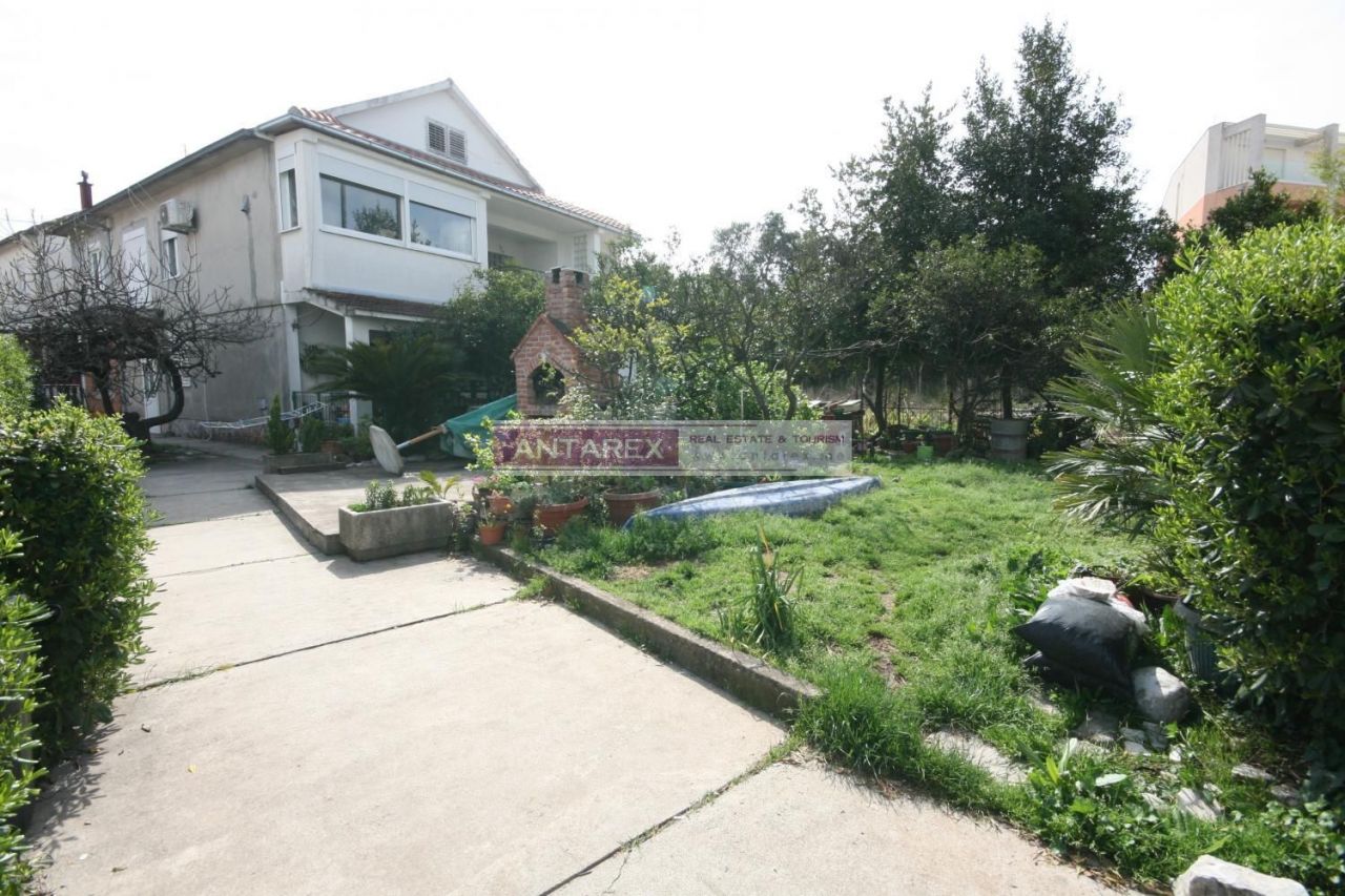 Villa en Tivat, Montenegro, 357 m² - imagen 2