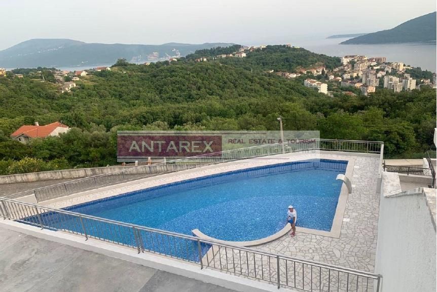 Apartment in Herceg-Novi, Montenegro, 148.3 m² - picture 2