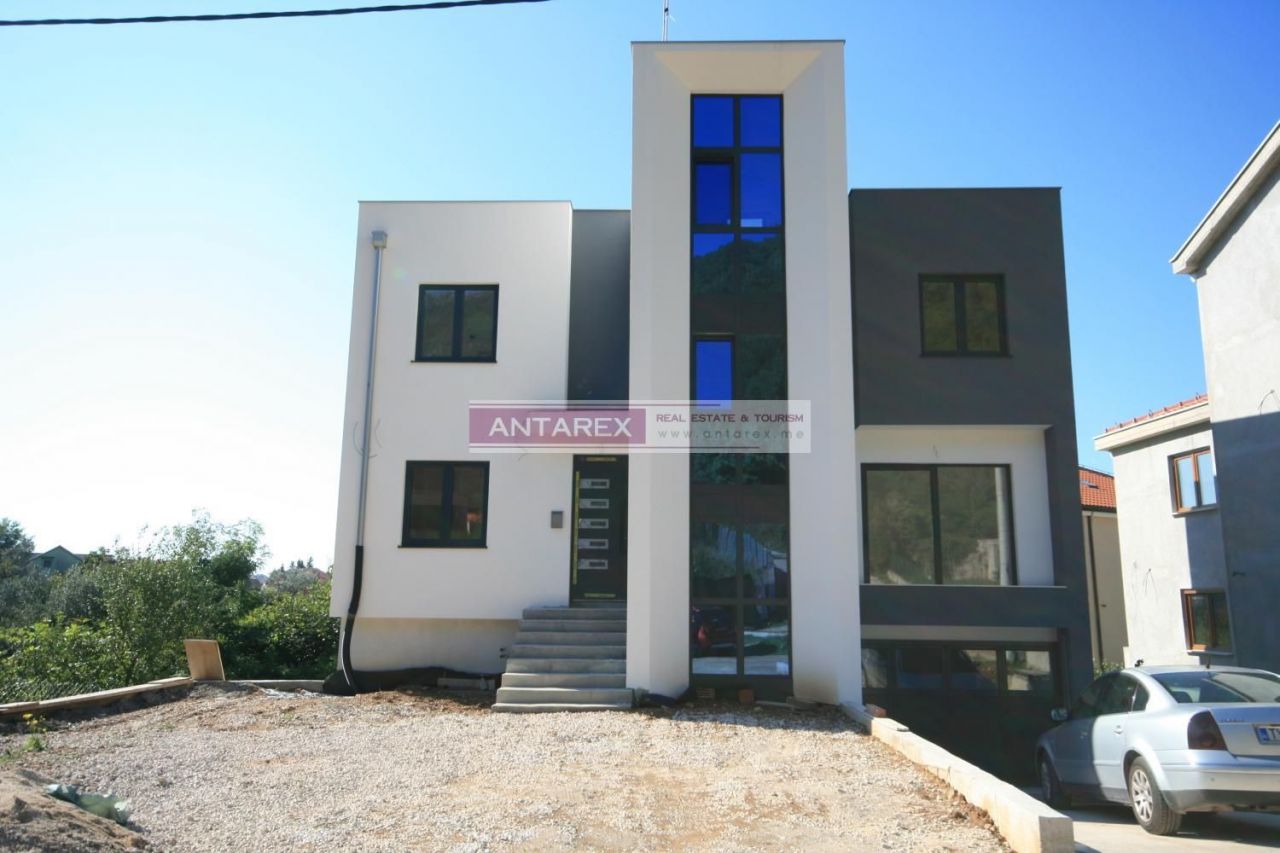 Villa a Tivat, Montenegro, 335 m² - foto 2