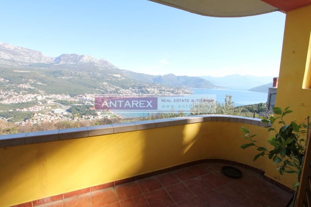 Villa in Herceg-Novi, Montenegro, 246 m² - picture 2
