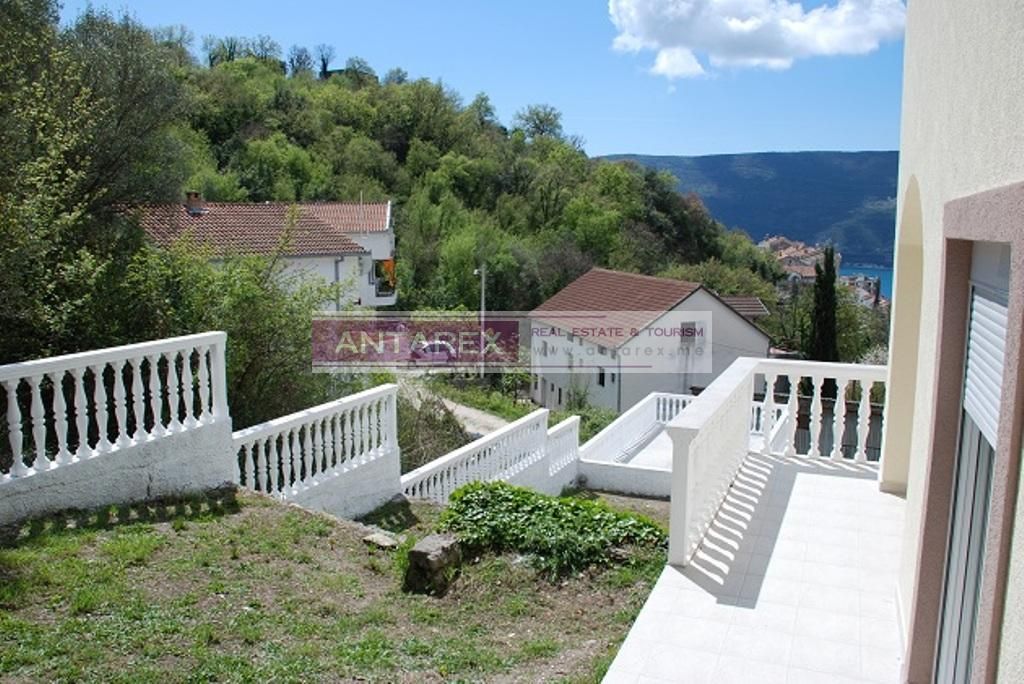 Villa in Herceg-Novi, Montenegro, 275 m² - picture 3