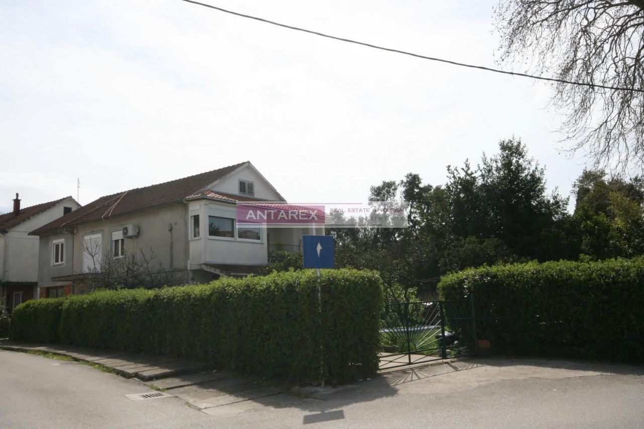 Villa en Tivat, Montenegro, 357 m² - imagen 3