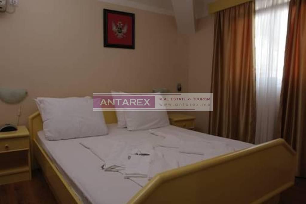 Biens commerciaux à Kumbor, Monténégro, 3 600 m² - image 4