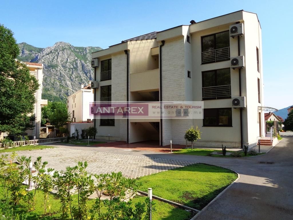 Biens commerciaux à Risan, Monténégro - image 4