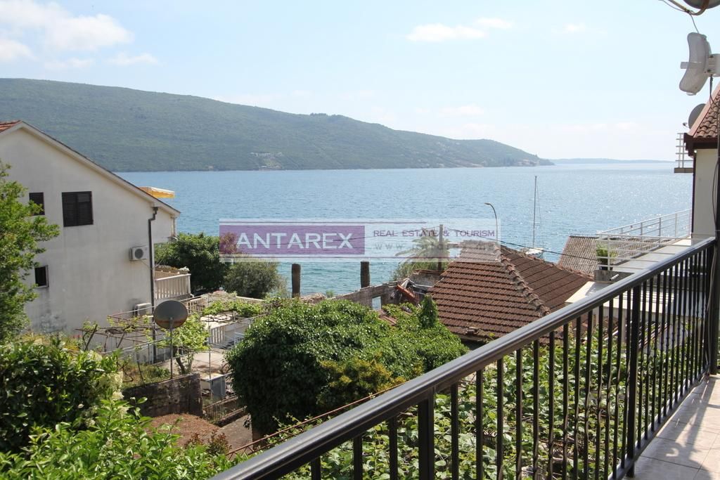 Villa a Zelenika, Montenegro, 130 m² - foto 4