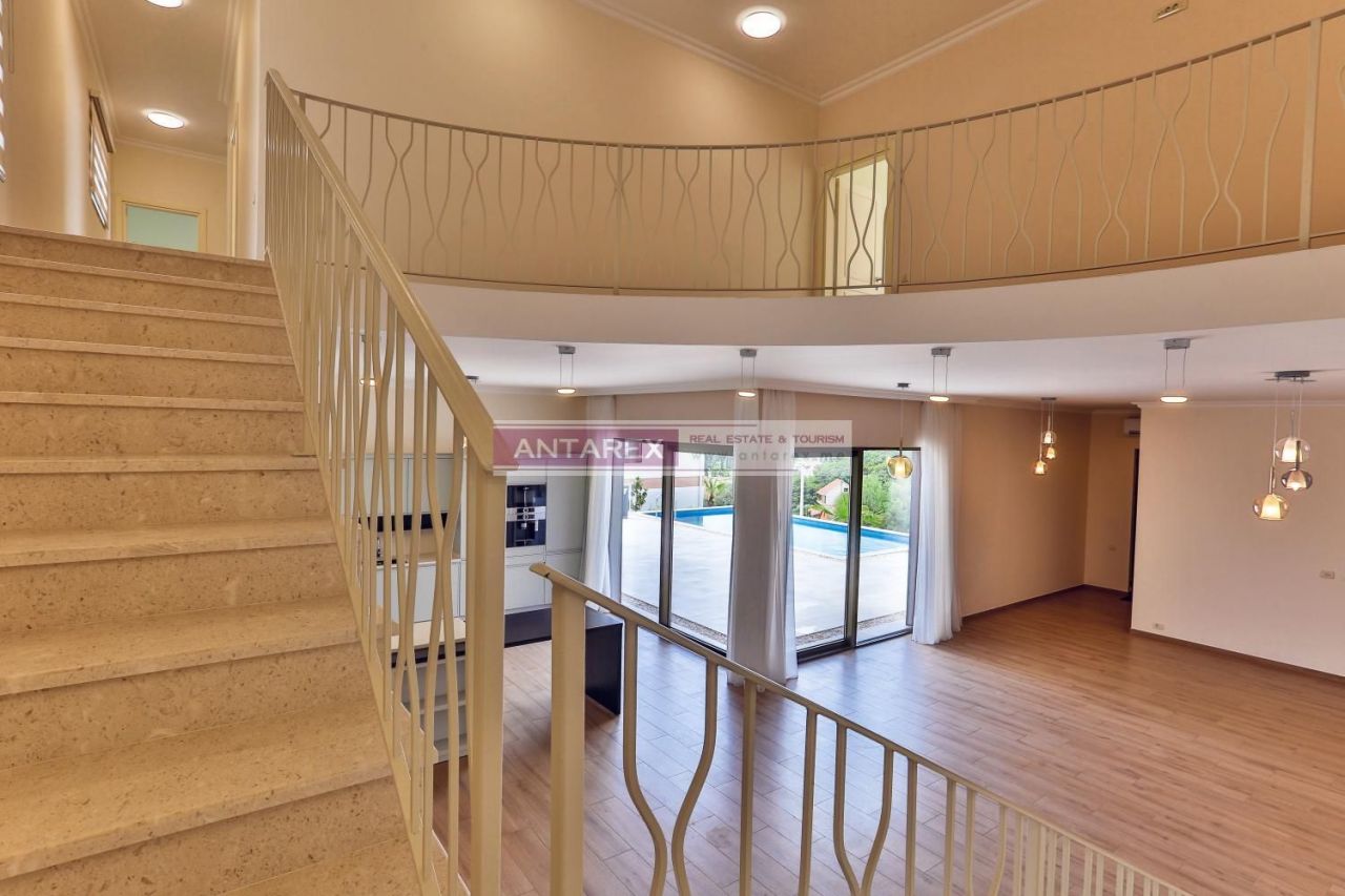 Villa a Tivat, Montenegro, 290 m² - foto 4