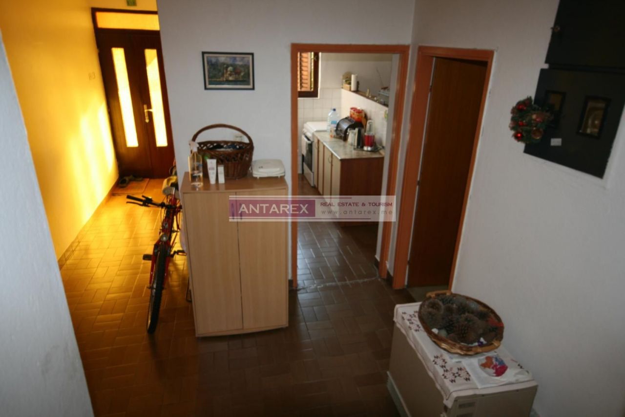 Villa en Dobrota, Montenegro, 270 m² - imagen 4