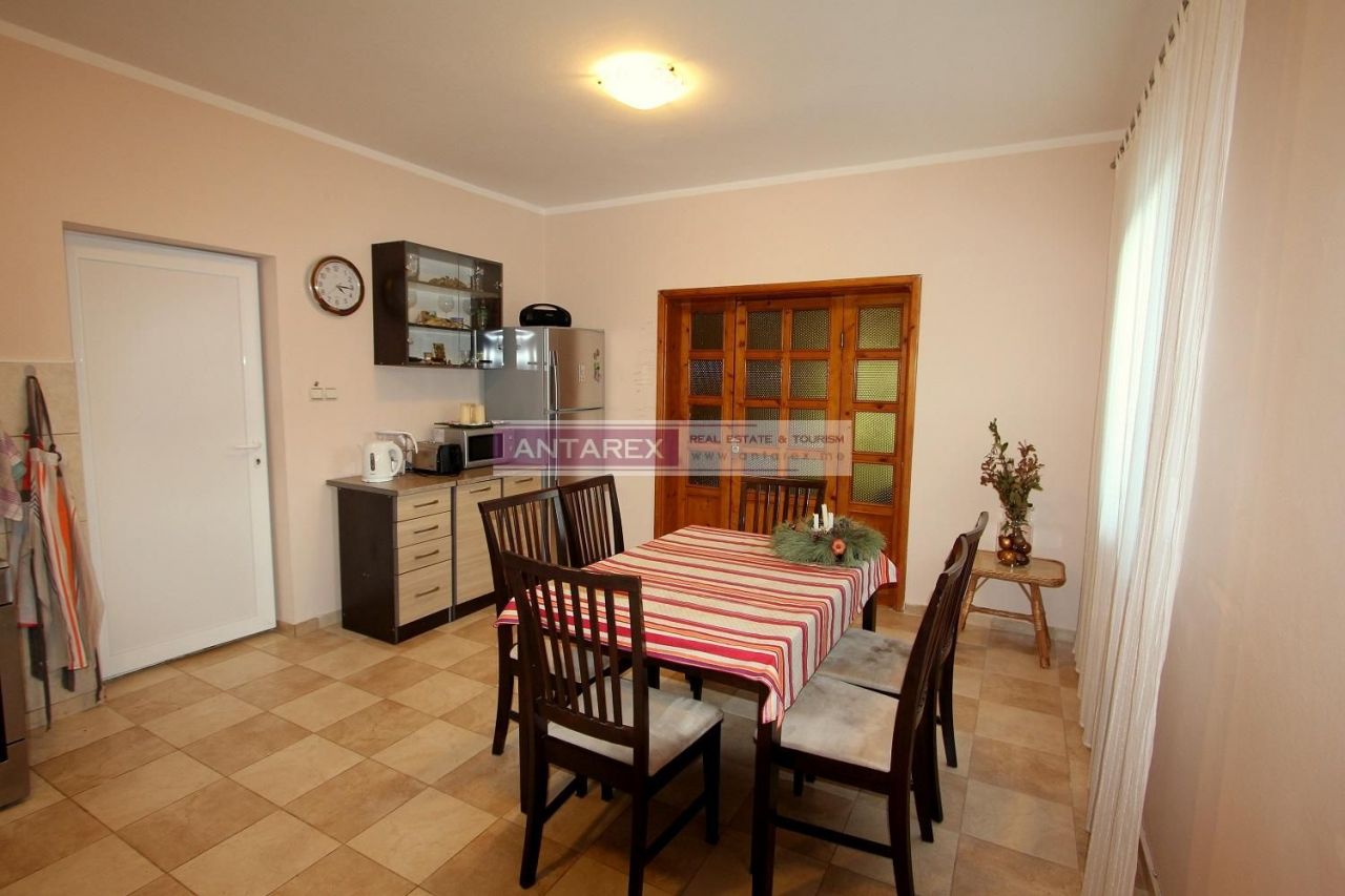 Apartment in Bijela, Montenegro, 104 m² - picture 4