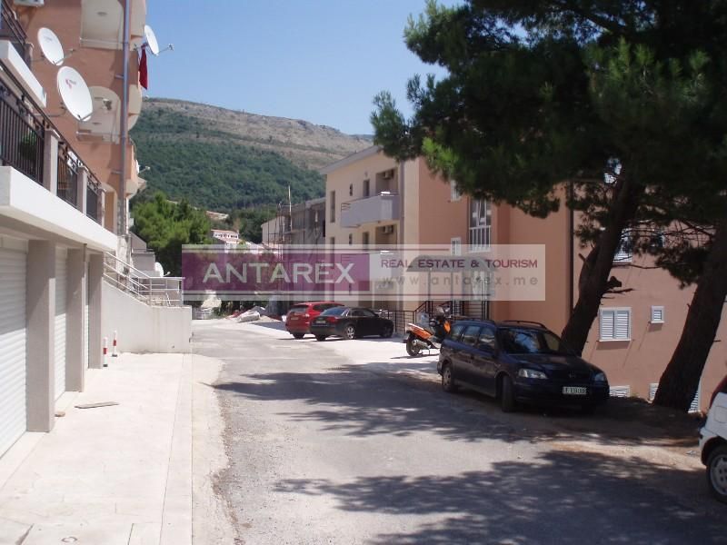 Villa in Petrovac, Montenegro - picture 5