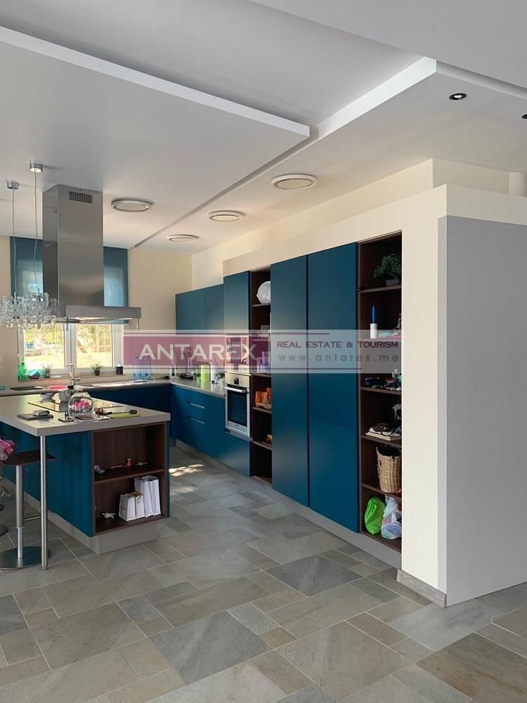 Villa in Njivice, Montenegro, 230 m² - picture 5