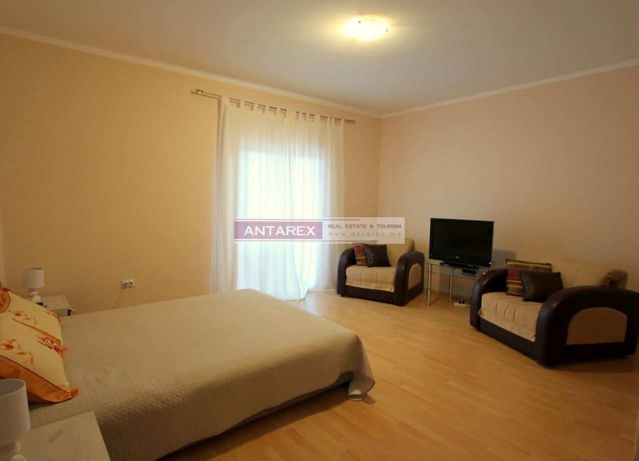 Apartment in Bijela, Montenegro, 104 m² - picture 5