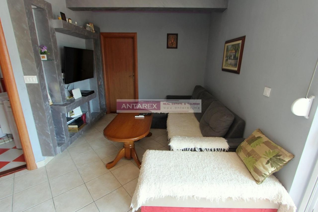 Apartment in Herceg-Novi, Montenegro, 74 m² - picture 5