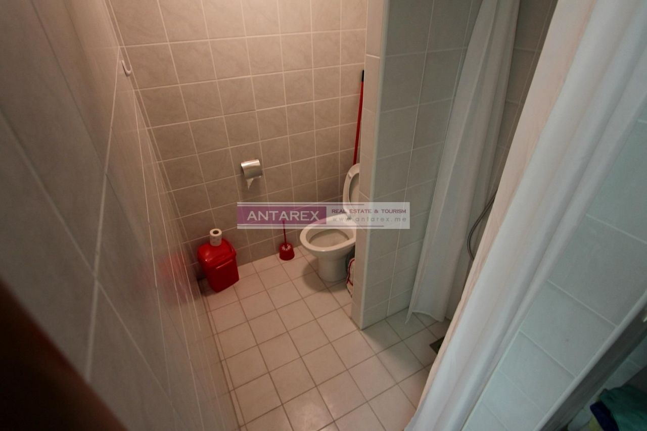 Commercial property in Herceg-Novi, Montenegro, 22 m² - picture 6