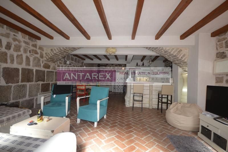 Apartment in Herceg-Novi, Montenegro, 106 m² - picture 7