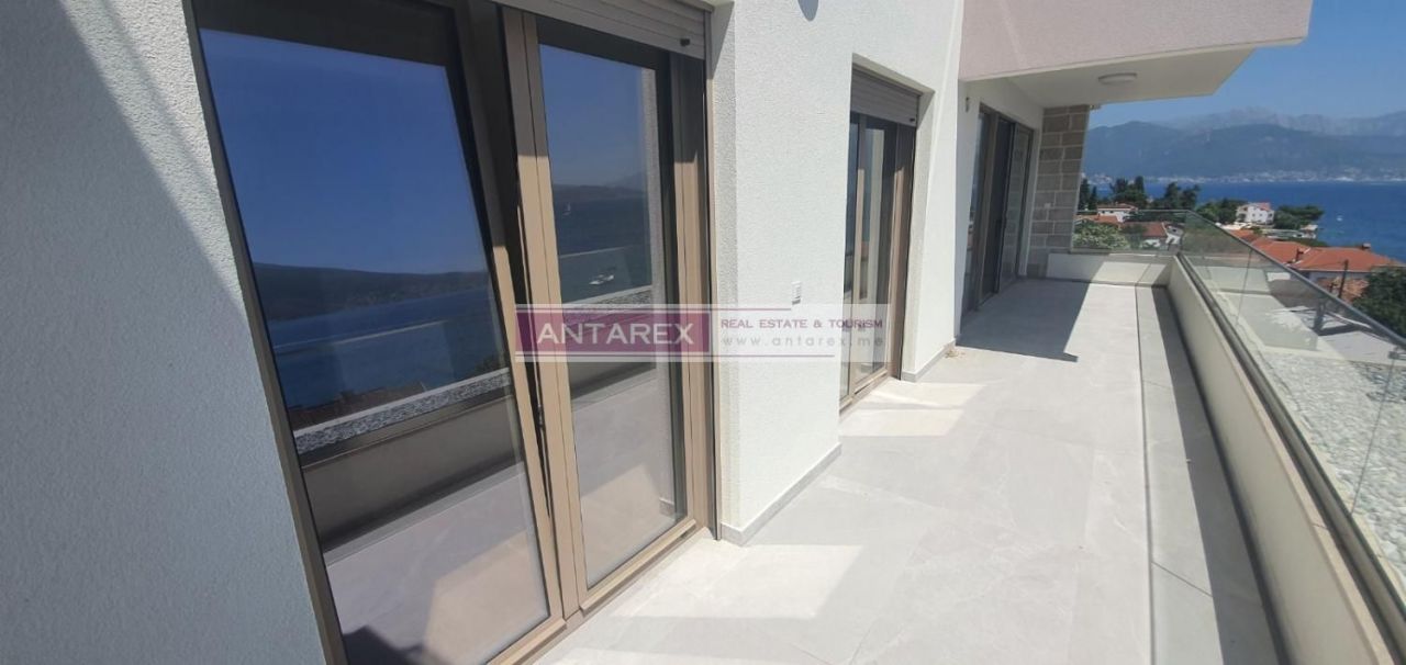 Apartment in Baosici, Montenegro, 58 m² - picture 7