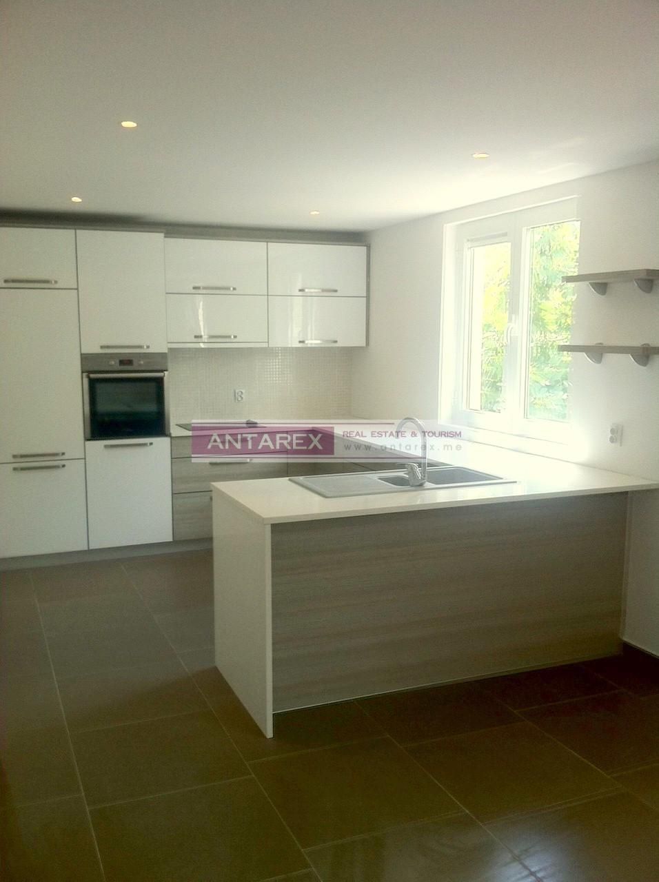 Villa in Prcanj, Montenegro, 357 m² - picture 8