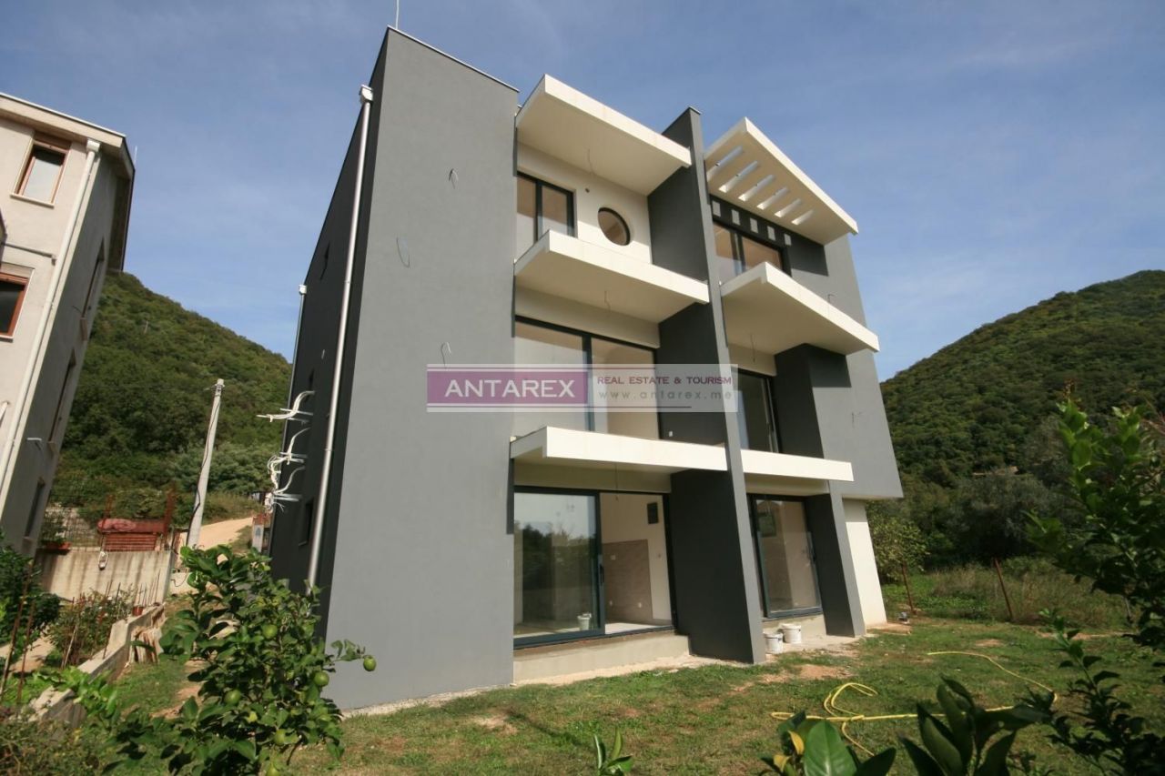 Villa a Tivat, Montenegro, 335 m² - foto 8