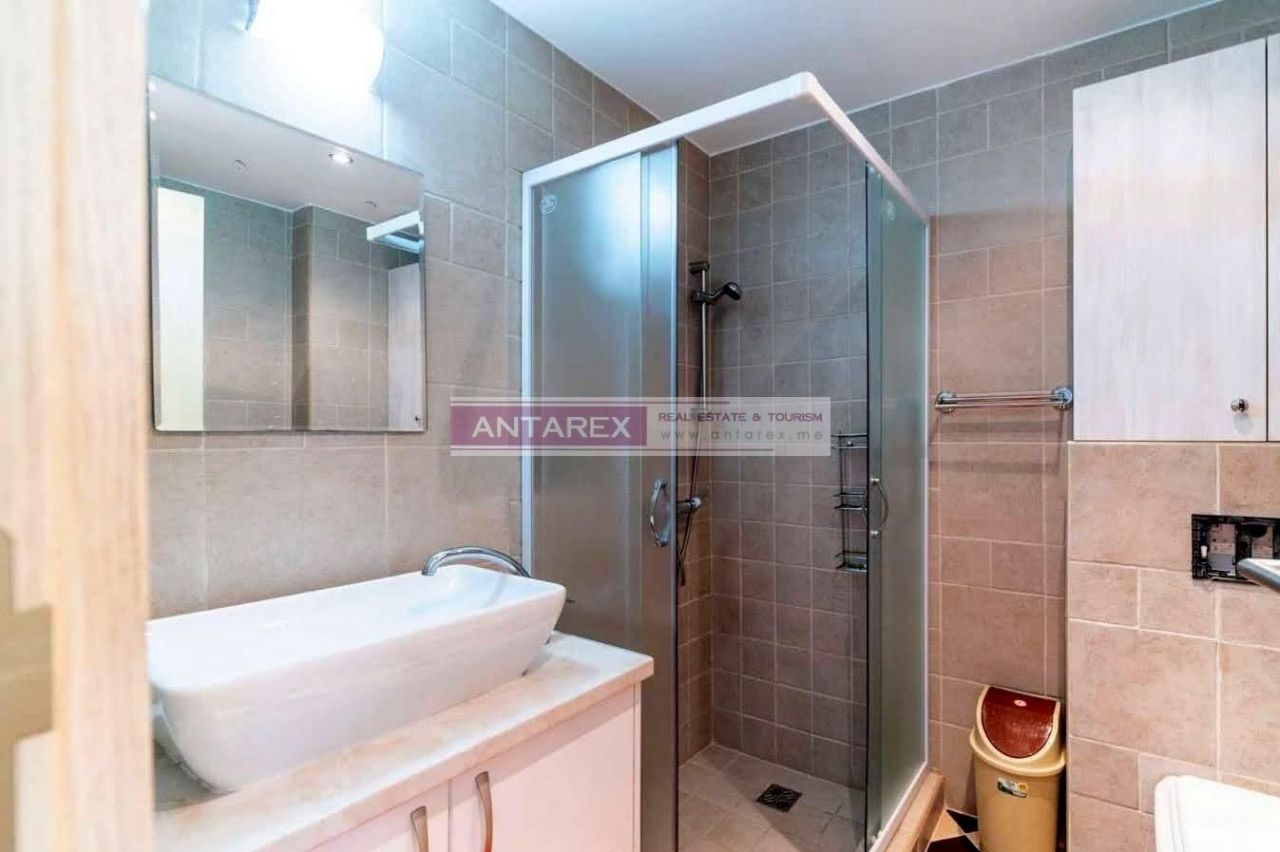 Apartment in Dobrota, Montenegro, 75 m² - picture 9