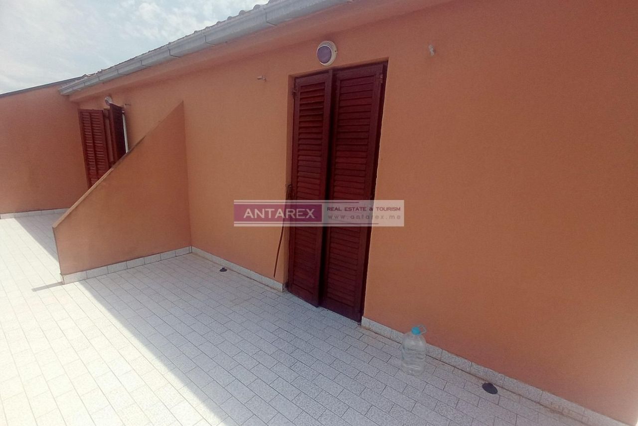 Commercial property in Krasici, Montenegro, 347 m² - picture 9