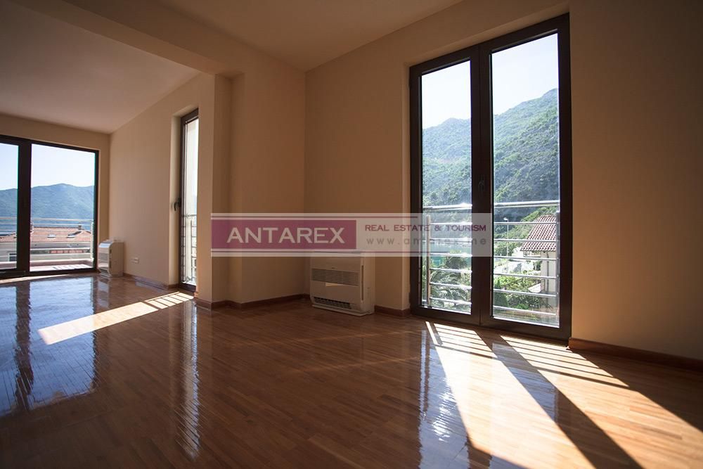 Biens commerciaux à Risan, Monténégro - image 10