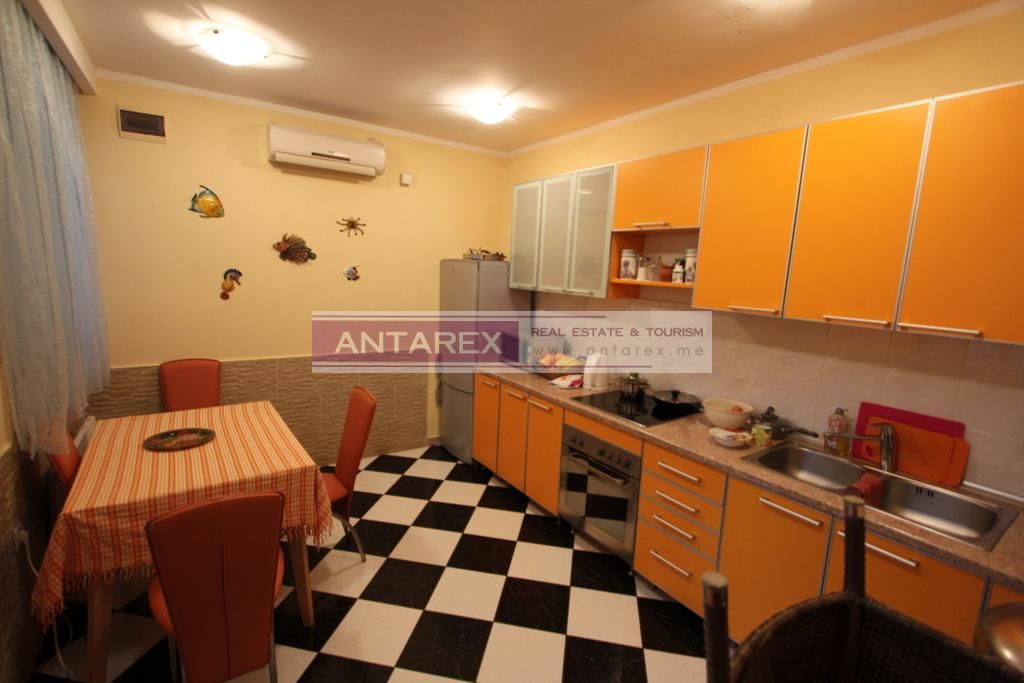 Villa a Zelenika, Montenegro, 130 m² - foto 11